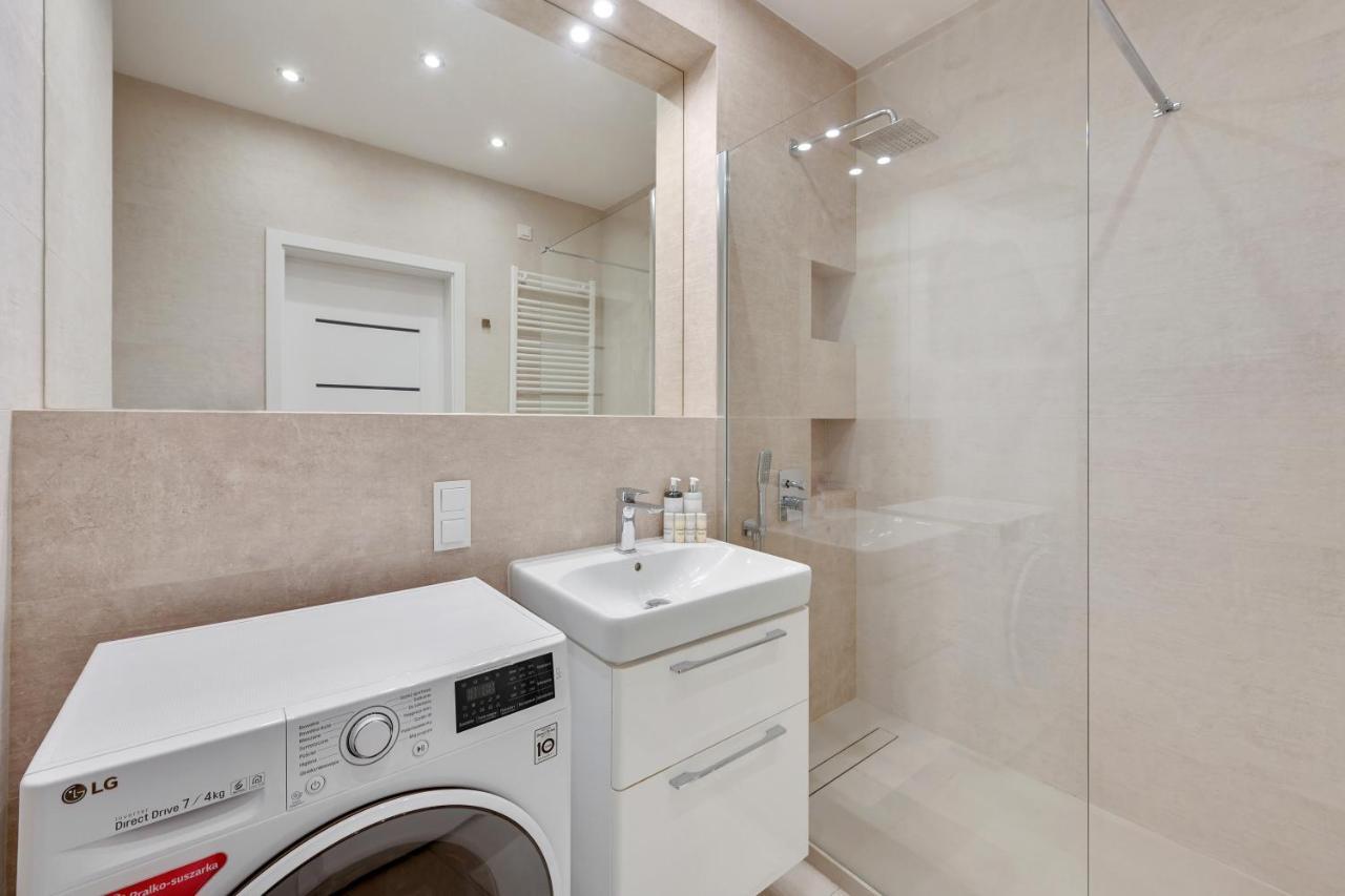 גדנסק City Center Nowa Grobla Apartments & Parking By Downtown Apartments מראה חיצוני תמונה